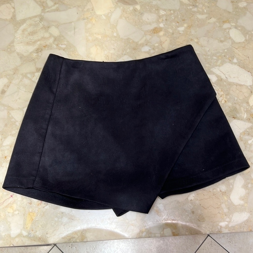 Charcoal SEEK suede skort